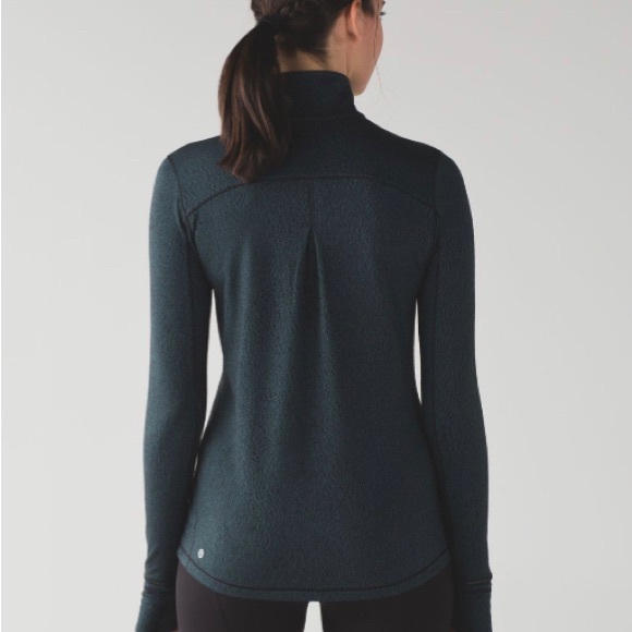 Lululemon outrun pullover 8 EUC - Picture 3 of 7